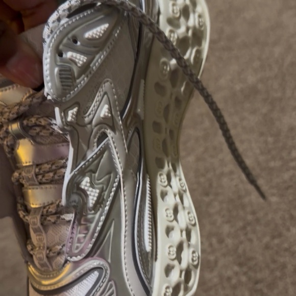 Shoes - Stylish Women's Sneakers in White and Gray